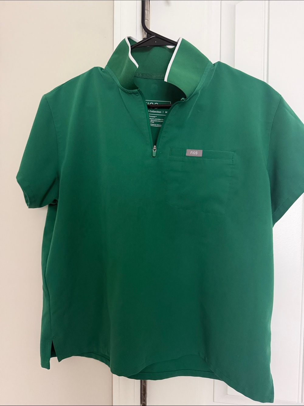 Women’s scrub top